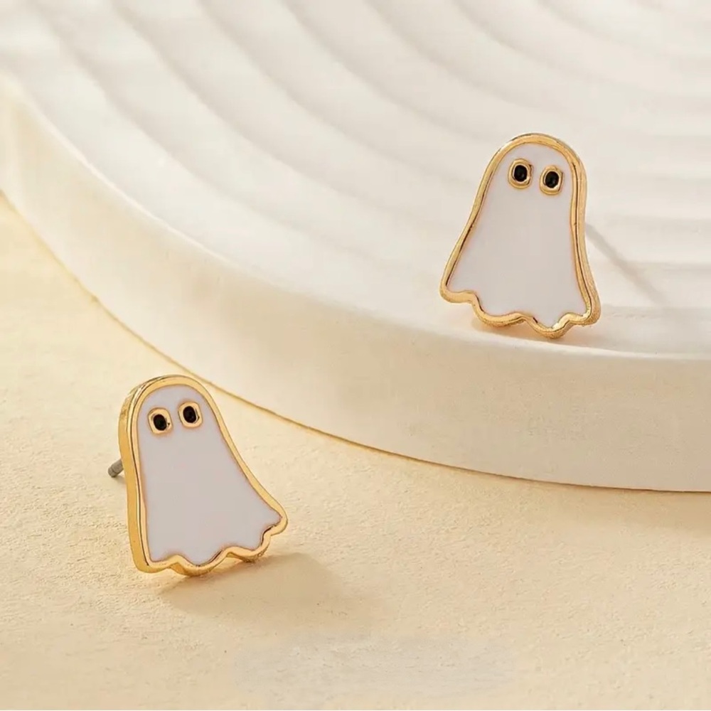 White Ghost Stud Earrings – Cute Spooky Halloween Jewelry